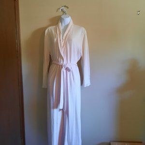 Aria Light Weight Robe Soft Pink w/ Embelishment